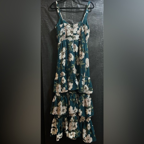 Abercrombie Drama Ruffle Tiered Maxi Dress - Green Floral - Picture 9 of 10